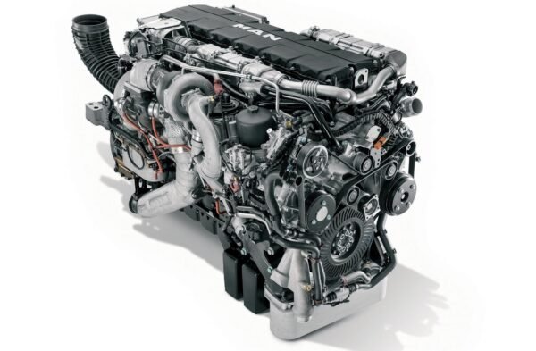 80241509.jpg MAN D3876 6 Cylinder diesel engine